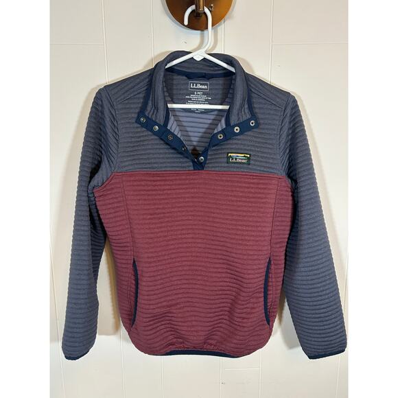 Ll bean Tops - LL Bean Pullover Womens Small Navy
Red Airlight Colorblock Quilted Sweatshirt